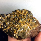 Wulfenita, Mimetita, Goethita
16.4 x 11 x 6.5 centimetros
(Autor: Ricardo Melendez)