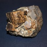 Hematites pseudomorfo de pirita sobre cuarzo
11,5x9,5 cm; cristal mayor: 4x4,5 cm
(Autor: Inma)