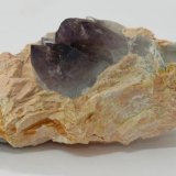Cuarzo (variedad amatista), feldespato, Cuarzo
115  x50 x 57 mm
(Autor: carles)