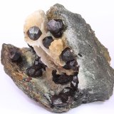 Almandino, Arfvedsonita, Cuarzo, Calcita
14 x 12 x 10 cm.
(Autor: Ivan Blanco (PDM))