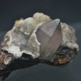 Cuarzo (variedad ahumado) y calcita
51mm - 33mm - 33mm
(Autor: Pedro Naranjo)