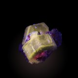 Fluorapatito
44mm x 34mm x 38mm
(Autor: Firmo Espinar)