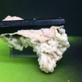 Chorlo (Grupo Turmalina) en albita
41mm - 35mm - 24mm
(Autor: Pedro Naranjo)