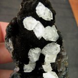Calcita sobre goethita
9x5 cm, cristal mayor 1 cm
(Autor: mmarte)