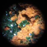 Malaquita.
Campo de visión de unos 3 mm. aprox.
(Autor: Carles Rubio)