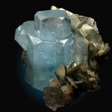 Berilo (variedad aguamarina), Fluorita, Moscovita
11x10cm, cristal mayor 8cm
(Autor: Raul Vancouver)