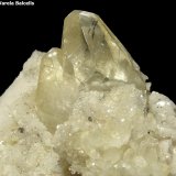 Calcita, dolomita
Cristal mayor 2,7 × 1,4 cm
(Autor: Frederic Varela)