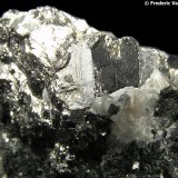 Löllingita
Cristal de 1 cm.
(Autor: Frederic Varela)