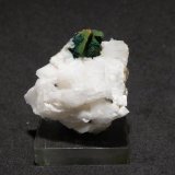 Calcopirita recubierta de malaquita en dolomita
3x2,5 cm Cristal 1 cm
(Autor: Ander Ispizua Juan)