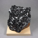 Manganita
9 x 7,5 x 4,4 cm.
(Autor: J. G. Alcolea)