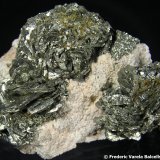 Marcasita, dolomita
5,3 × 4,2 × 2,3 cm. Cristal mayor 1,3 × 0,6 cm
(Autor: Frederic Varela)