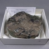Niquelina, Magnesiocromita, Maucherita
8 x 6,3 x  4,5 cm.  595 g.
(Autor: J. G. Alcolea)