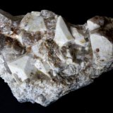 Microclina
Pieza de 18 cm, cristales de 4 cm.
(Autor: canada)