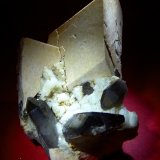 Microclina, Albita y Cuarzo.
80x70 mm.
(Autor: Jesus Franquesa Baucells)