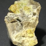 Azufre, calcita
6 x 4,5 x 3 cm
(Autor: Frederic Varela)