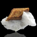 Norbergita
5 x 3.5 x 2.5 cm / Cristal principal: 3.3 cm.
(Autor: Museo MIM)
