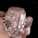 Oligoclasa
4 x 42 x 4,4 mm
(Autor: Anisio Claudio)