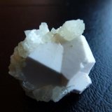 Ortoclasa y Prehnita
3 x 3 cm
(Autor: javier ruiz martin)