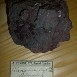 Cinabrio
8 cm x 8 cm
(Autor: James Catmur)