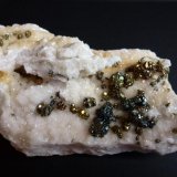 Pirita en Dolomita
10 x 6 cm. la pieza, 1 cm. el cristal mayor
(Autor: javier ruiz martin)