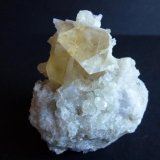 Calcita con Prehnita y otros
3 x 2 cm el cristal de Calcita
(Autor: javier ruiz martin)
