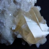 Calcita con Prehnta y otros
3 x 2 cm el cristal de Calcita
(Autor: javier ruiz martin)