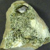 Epidota con Anfíbol (variedad uralita)
5 x 5,5 x 3 cm.
(Autor: Felipe Abolafia)