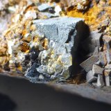 Cuarzo, Dolomita y Galena
Encuadre 3x2cm aprox.
(Autor: heat00)