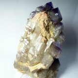 Cuarzo (variedad amatista)
Medida: 10,7 x 6,3 x 4,5 cm
(Autor: Sergio Pequeño)