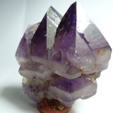 Cuarzo (variedad amatista)
Medida: 5,2 x 4,3 x 3 cm
(Autor: Sergio Pequeño)