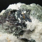 Hematites (variedad especularita), Serpentina Subgrupo y Cuarzo
8 x 5 x 3 cm.
(Autor: Felipe Abolafia)