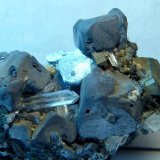 Esfalerita (variedad marmatita), Galena, Cuarzo y Pirita
4,5 x 3 x 2,5 cm.
(Autor: Felipe Abolafia)