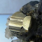 Esfalerita (variedad marmatita), Galena, Cuarzo y Pirita
4,5 x 3 x 2,5 cm.
(Autor: Felipe Abolafia)