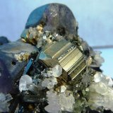 Esfalerita (variedad marmatita), Galena, Cuarzo y Pirita
4,5 x 3 x 2,5 cm.
(Autor: Felipe Abolafia)