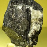 'Hornblenda' (variedad barkevikita)
5 x 3,5 x 3 cm.
(Autor: Felipe Abolafia)