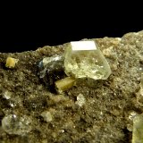 Moscovita (Grupo Mica), Cuarzo y Fluorapatito
9 x 4 x 6 cm.
(Autor: Felipe Abolafia)