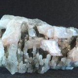 Cuarzo (variedad calcedonia) y Estilbita-Ca
10 x 6 cm.
(Autor: Felipe Abolafia)