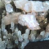 Cuarzo (variedad calcedonia) y Estilbita-Ca
10 x 6 cm.
(Autor: Felipe Abolafia)