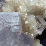 Fluorita, cuarzo
9 x 6 cm.
(Autor: javier ruiz martin)