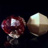 Almandino  Espesartina (serie)
5 x 4,5 x 3 cm
(Autor: Josele)