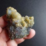 Cuarzo (variedad calcedonia), Galena y Greenalita
6 x 6 cm.
(Autor: javier ruiz martin)