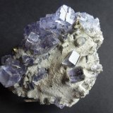 Fluorita, calcopirita
11 x 8 cm.
(Autor: javier ruiz martin)