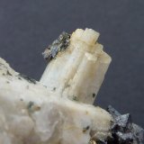 Escapolita, Magnetita y Pirita
4 x 3 cm.
(Autor: javier ruiz martin)