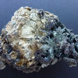 Pirita, Ferro-actinolita, Actinolita, Anfíbol (variedad uralita), Magnetita, Cuarzo
6 x 6 cm.
(Autor: javier ruiz martin)