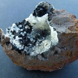 Goethita, Calcita
4 x 4 cm.
(Autor: javier ruiz martin)