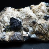 Andradita (Grupo Granate) con Magnetita, Feldespato y Calcita
6 x 4 cm.
(Autor: javier ruiz martin)