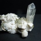 Cuarzo, Ortoclasa, Albita y Clinozoisita-Epidota (Serie)
4,6 x 3 cm.
(Autor: javier ruiz martin)