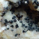 Goethita, Hematites, Calcita
4 x 4 cm.
(Autor: javier ruiz martin)