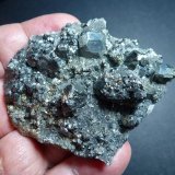 Tennantita, Pirita, Cuarzo
7 x 6 cm. la pieza 1 x 0,8 cm. el cristal mayor
(Autor: javier ruiz martin)