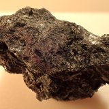 Plomo, litargirio, epidota
2 x 1 x 1 cm
(Autor: Frederic Varela)